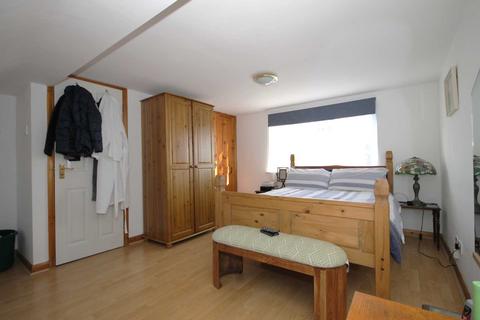 31 Dudley Drive, Morden, SM4 4RJ