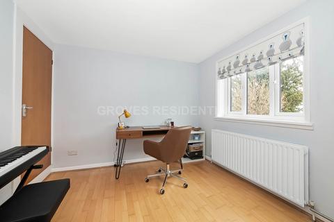 30 Chestnut Grove, New Malden, KT3 3JN