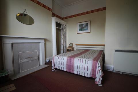 10 The Grove, Isleworth, TW7 4JZ