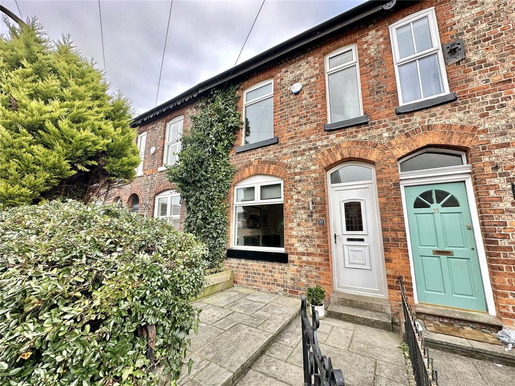 Sale, Cheshire M33 2 bed house for sale £310,000