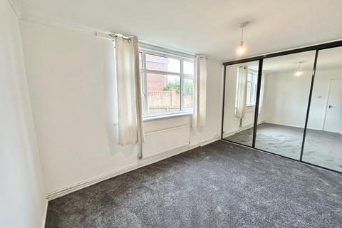 2 bedroom apartment for sale - Sale, Cheshire M33
