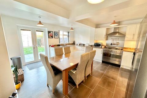 3 bedroom semi-detached house for sale - Sale, Cheshire M33