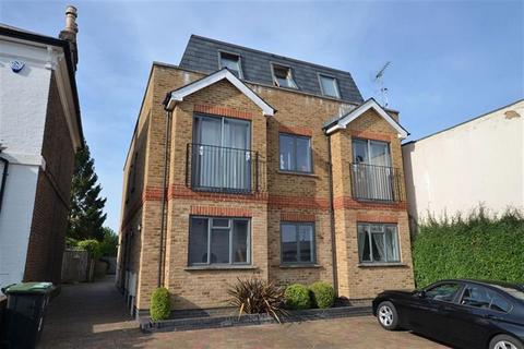 2 bedroom apartment to rent, Queens Road, Buckhurst Hill, IG9