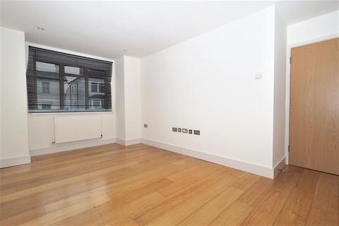 2 bedroom apartment to rent, Queens Road, Buckhurst Hill, IG9
