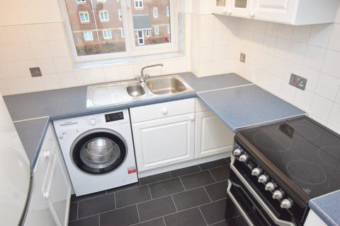 2 bedroom apartment to rent, Walpole Road, Slough, Berkshire, SL1