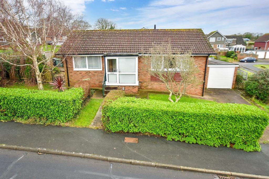 Binstead Lodge Road, Binstead, Ryde, Isle of Wight 2 bed detached