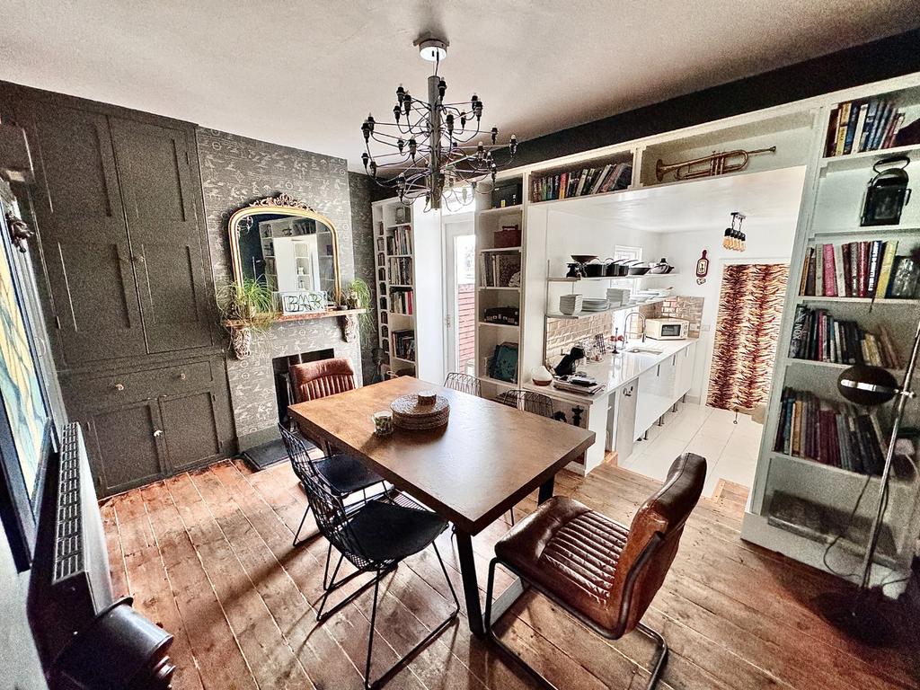 Tormount Road, Plumstead, London, SE18 1QB 2 bed terraced house to rent