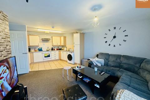 2 bedroom flat for sale, Bell Street, DY4 8JG