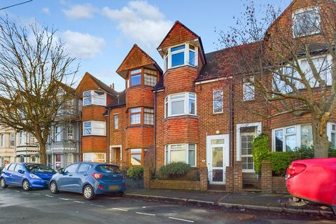 4 bedroom end of terrace house for sale, Boscombe Road, Folkestone