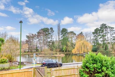 2 bedroom end of terrace house for sale, Swan Close, Storrington, West Sussex