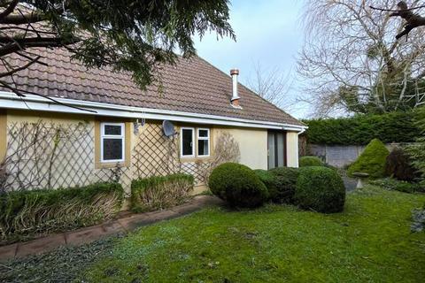 2 bedroom bungalow for sale - Breowan Close, Ilminster, Somerset