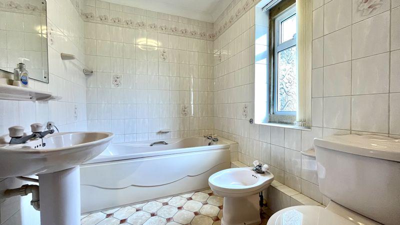 En-Suite to Bedroom