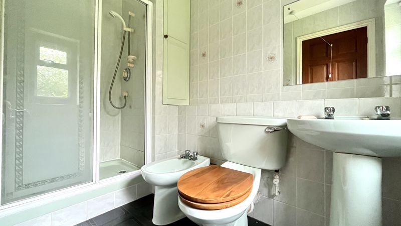 En-Suite to Bedroom