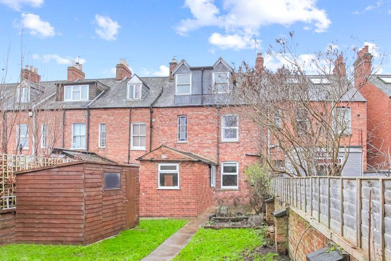 Queens Road, Banbury 5 bed terraced house £385,000