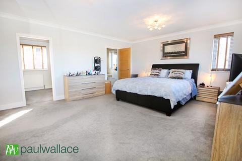 4 bedroom end of terrace house for sale, Tudor Avenue, West Cheshunt