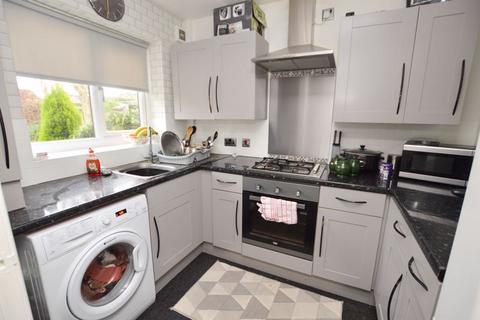 2 bedroom semi-detached house for sale - Southwell Close, Lowton, WA3 2RG