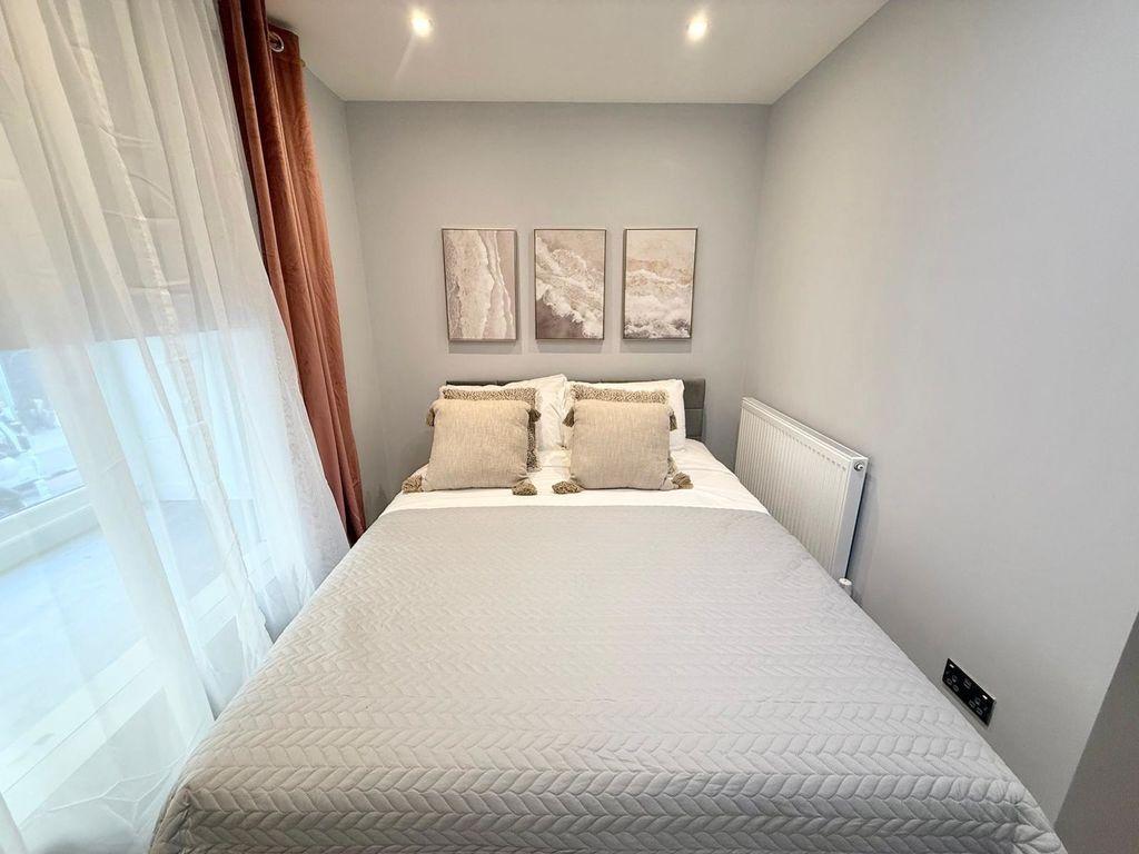 Apartment in London, Earl's Court - View 2