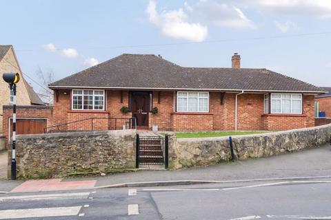 4 bedroom detached bungalow for sale, Station Road, Oxford OX33