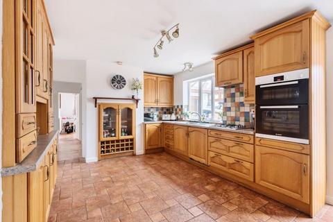 4 bedroom detached bungalow for sale, Station Road, Oxford OX33