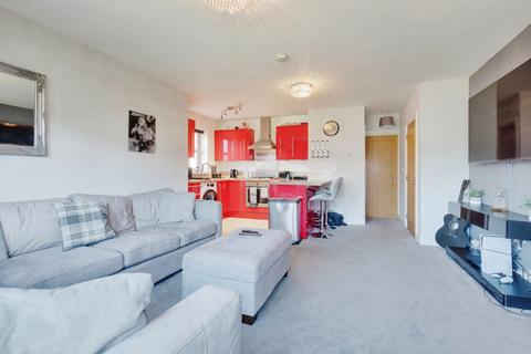 2 bedroom flat for sale, Rayleigh Road, Benfleet, SS7