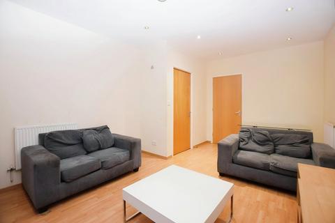 2 bedroom flat for sale, 6 Wharf Close, Jutland Street, Piccadilly Basin, Manchester, M1