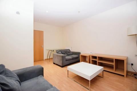 2 bedroom flat for sale, 6 Wharf Close, Jutland Street, Piccadilly Basin, Manchester, M1