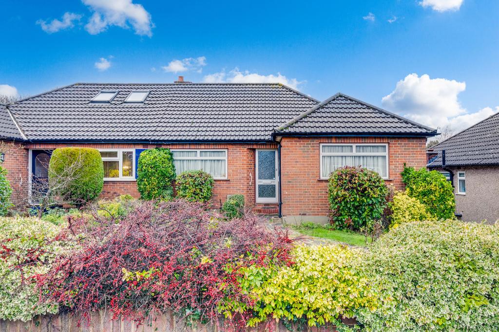 Pickhurst Park, Bromley, BR2 2 bed bungalow for sale £600,000