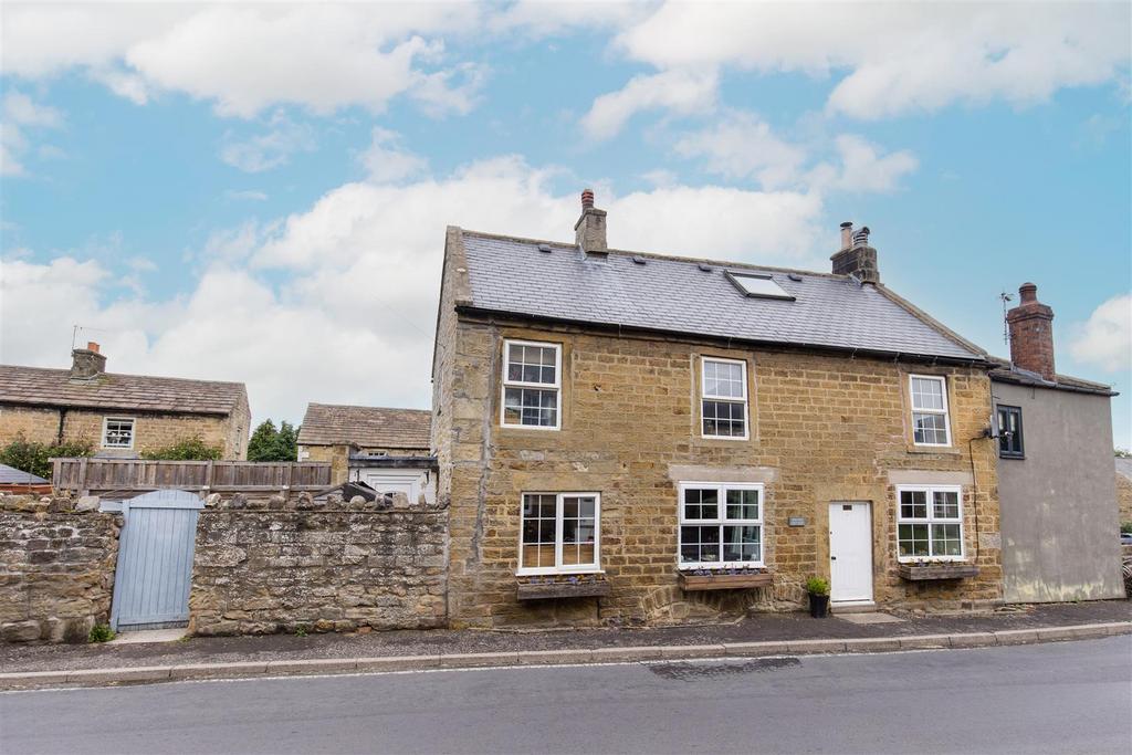 Kirkby Malzeard, Ripon 3 bed semidetached house for sale £300,000