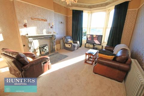 6 bedroom semi-detached house for sale, Hodgson Fold Bradford, West Yorkshire, BD2 4EB