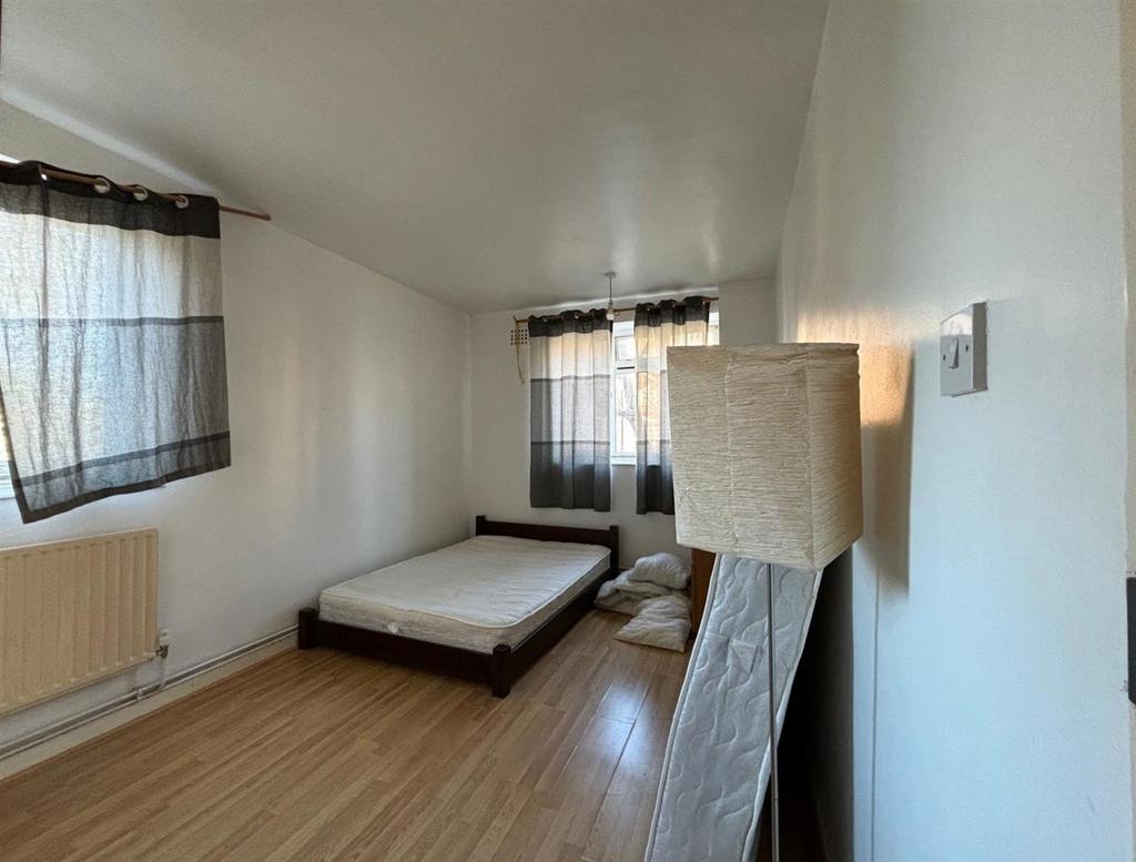 Bedroom 1, Alfreda Court, Eden Harper