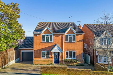4 bedroom detached house for sale, Gainsborough Close, Billericay