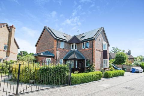 4 bedroom detached house for sale, Moss Bank, Meesons Lane, Grays