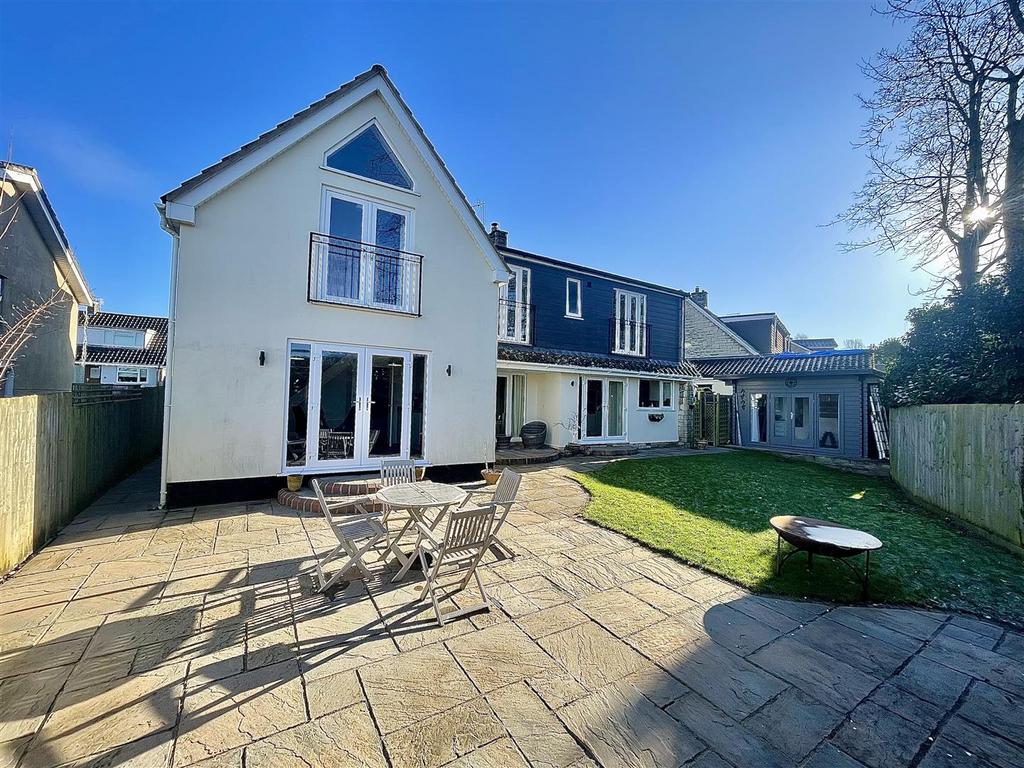 Wyndham Crescent, EastonInGordano 5 bed detached house for sale £