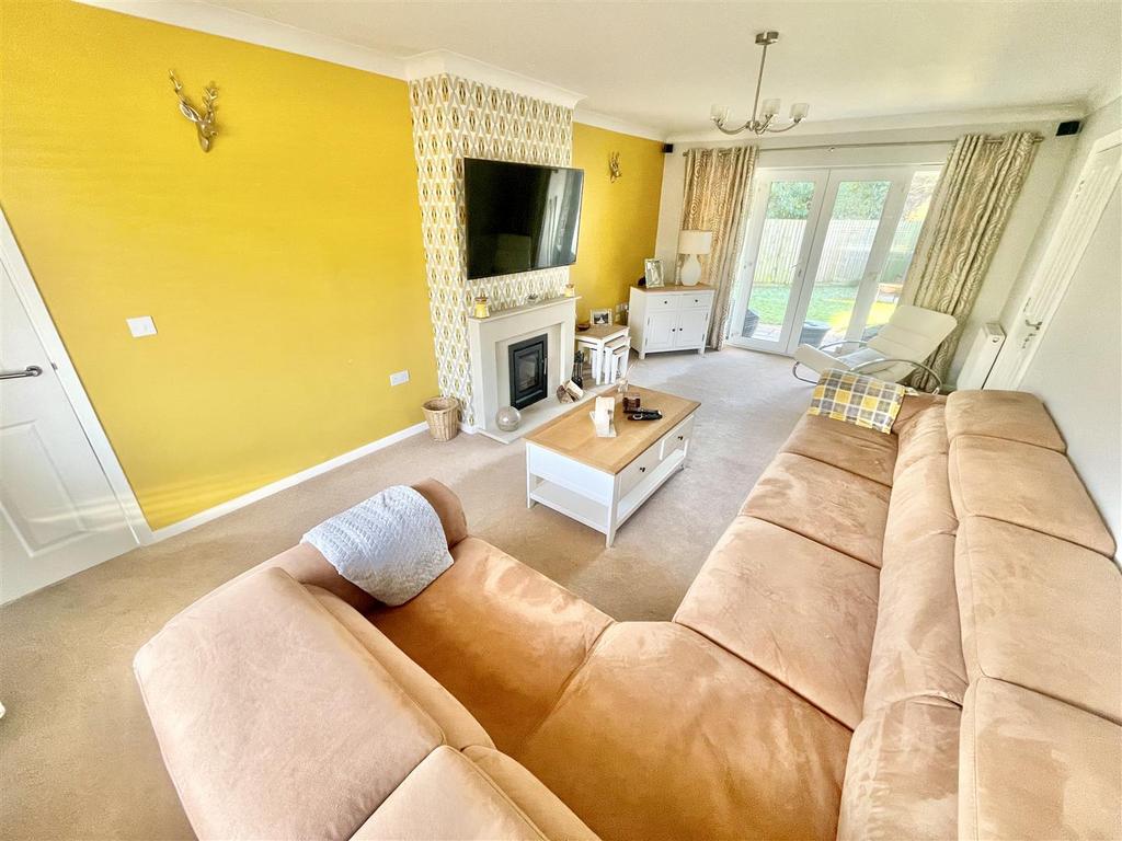 Wyndham Crescent, EastonInGordano 5 bed detached house for sale £