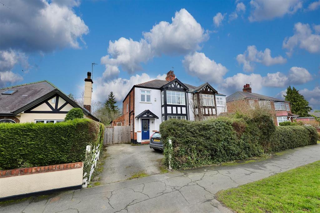 West End Road, Cottingham 3 bed semidetached house for sale £350,000