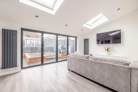 35 Bunby Road, Stoke Poges, Slough, SL2 4BS