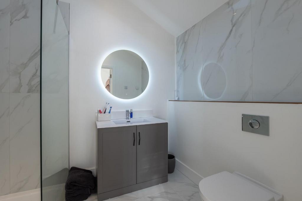 Ensuite One