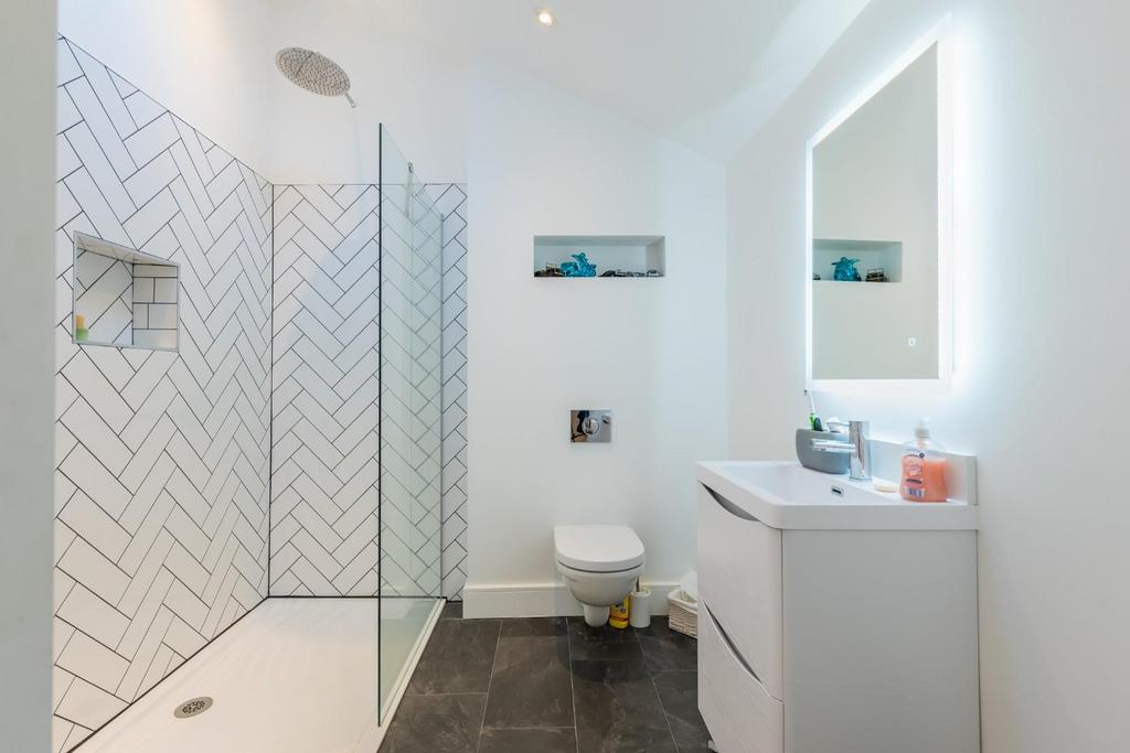 Ensuite Two