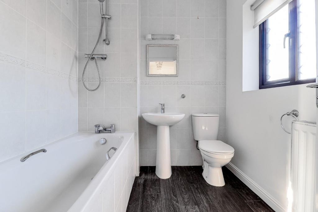 Bathroom.JPG