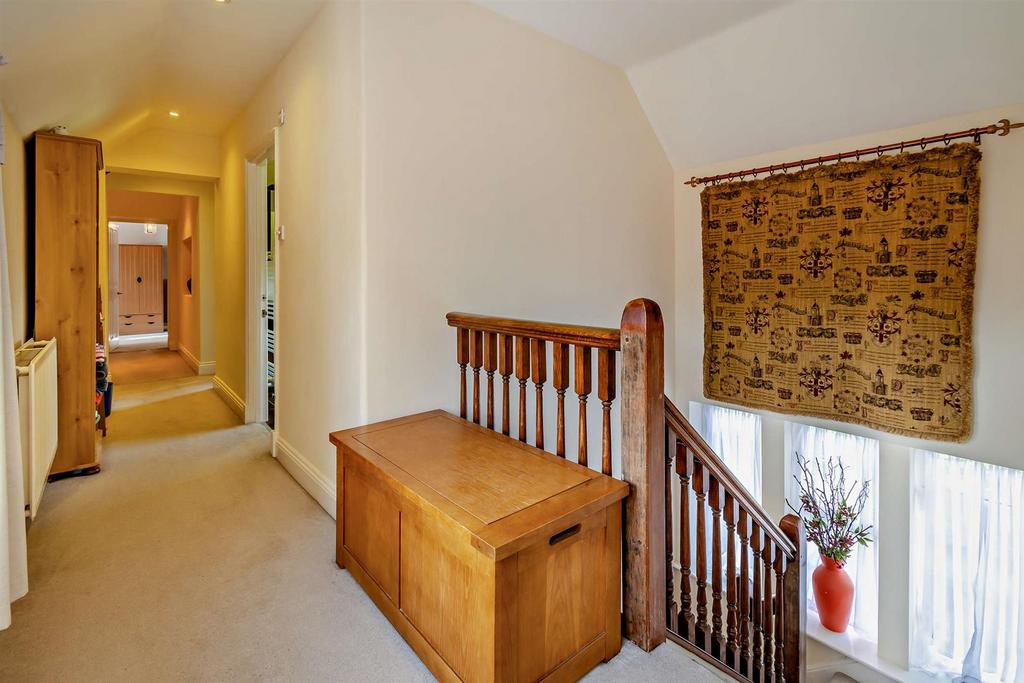 8582692-interior20-800.jpg