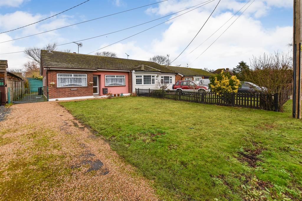 Stephenson Road, North Fambridge 2 bed bungalow for sale £380,000