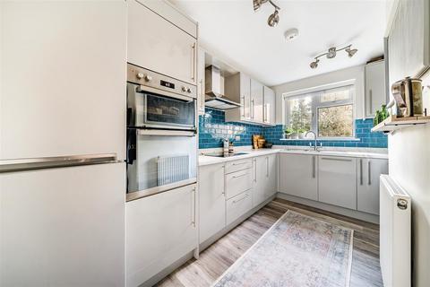 1, Midhurst Court Hook Road, Surbiton, KT6 5AD