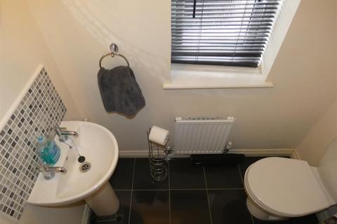 18 Balata Way, Burton-on-trent, DE13 0TY