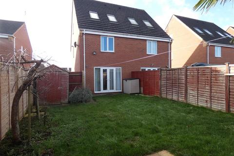 18 Balata Way, Burton-on-trent, DE13 0TY