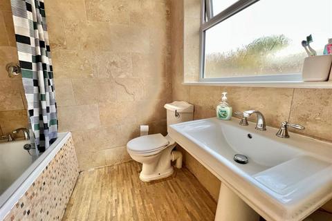 3 Coronation Road, Burnham-on-crouch, CM0 8HW