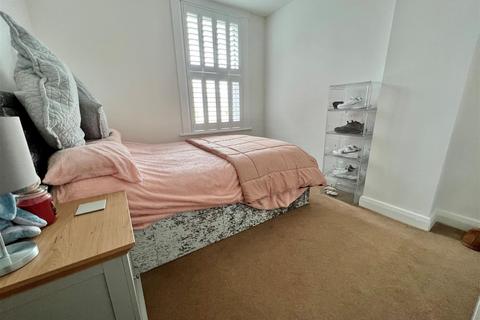 3 Coronation Road, Burnham-on-crouch, CM0 8HW