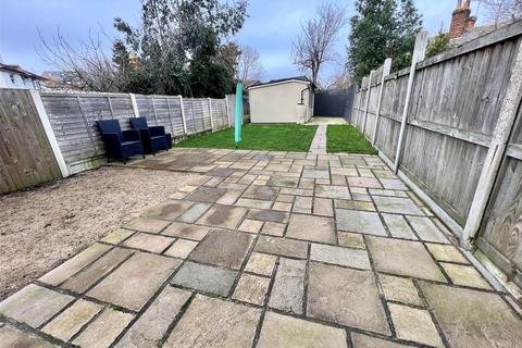 3 Coronation Road, Burnham-on-crouch, CM0 8HW