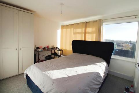 3 bedroom flat for sale, Kenilworth Road, Wigston, LE18