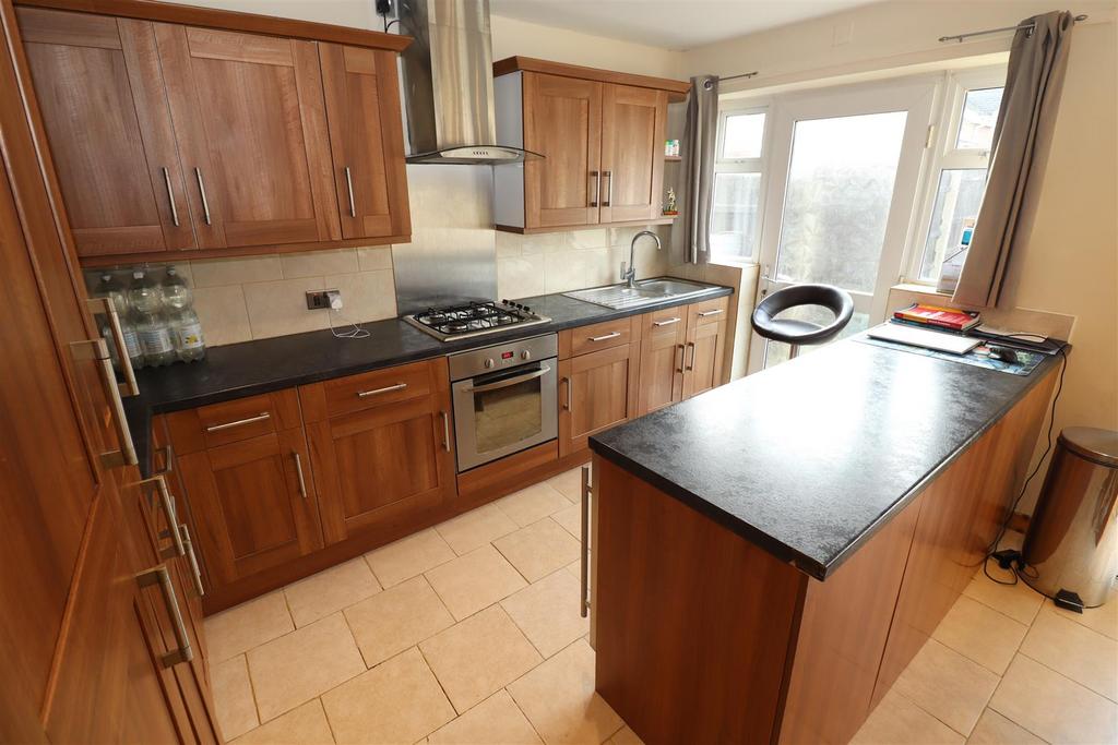 Melloway Road, Rushden NN10 3 bed detached house for sale £260,000