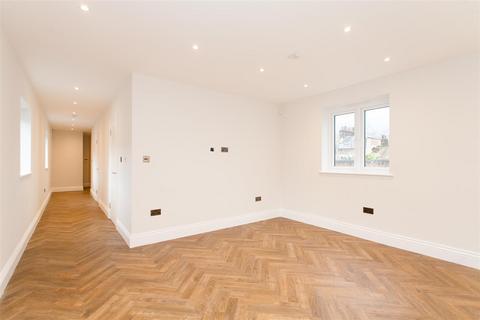 2 bedroom flat for sale, Hollybush Place, London
